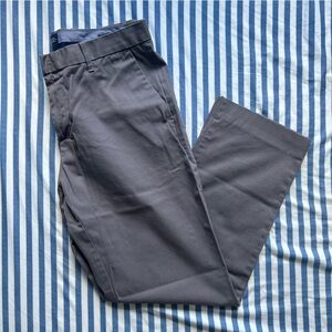 GAP Men's Gray Chinos Straight Fit Size 34x30
